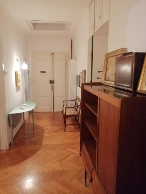 Spacious Attic Apartment Kandler Trieste Extérieur photo
